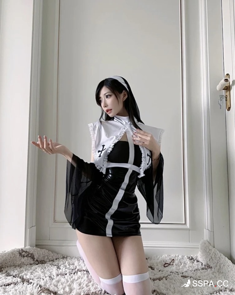 外贸网站源码是什么？它和域名、服务器有什么关系？