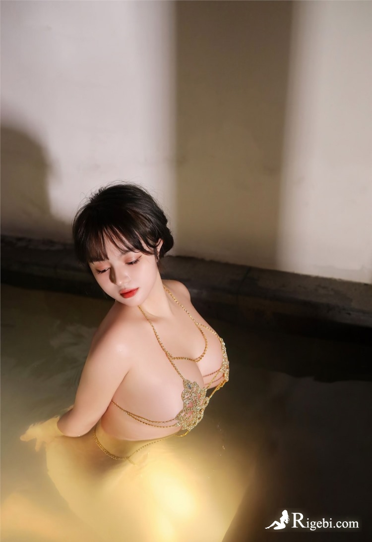 外贸推广策略：谷歌SEO与阿里平台如何选择？