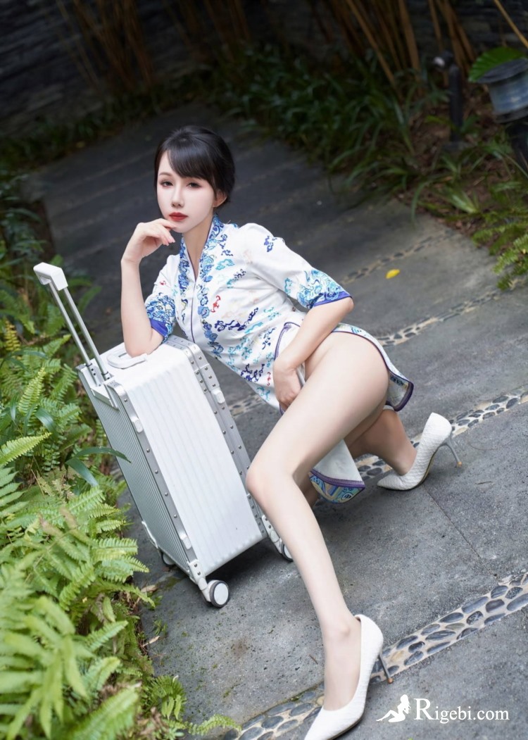 在工厂干手机后壳的活，是一种怎样的体验？累不累？
